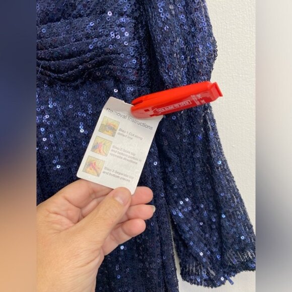 Mac Duggal 26490 Size 14 Midnight Blue Sequined Long Sleeve V-Neck Gown NWT - Picture 6 of 16